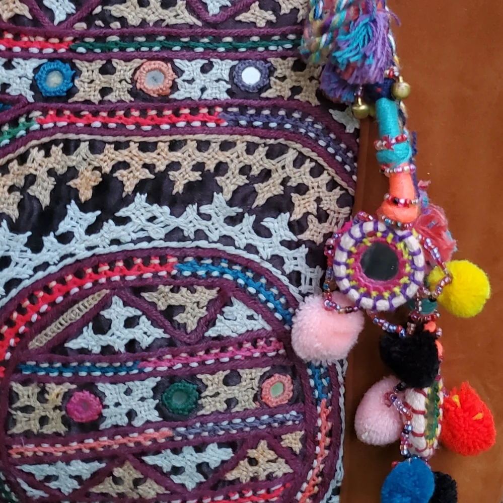 Artisan Banjara free spirit boho Hippie vegan faux suede embroidered bag vtg